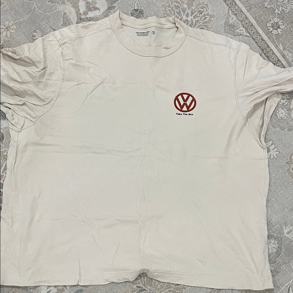 Abercrombie Men's Cream T-Shirt